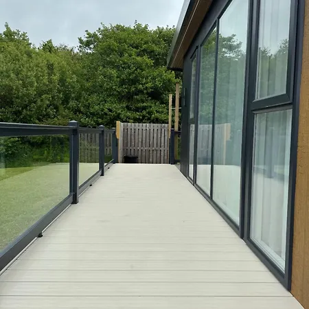 Daire Luxury Hot Tub Glamping *